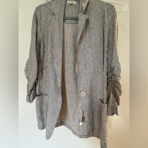 Blazer: Linen, cotton and rayon blend - Picture 2 of 5